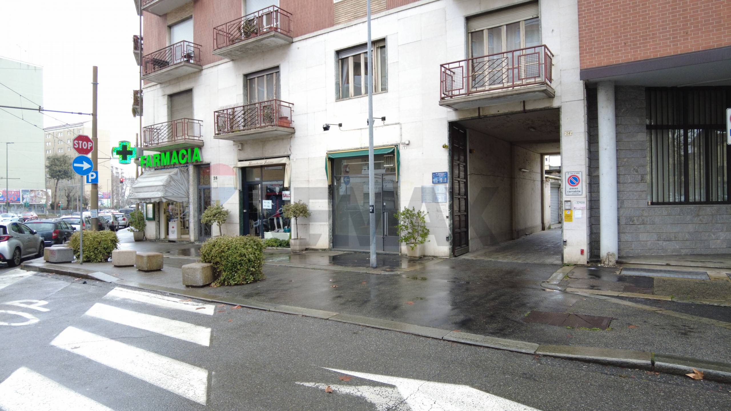 Locale Commerciale in affitto a Torino, Regio Parco