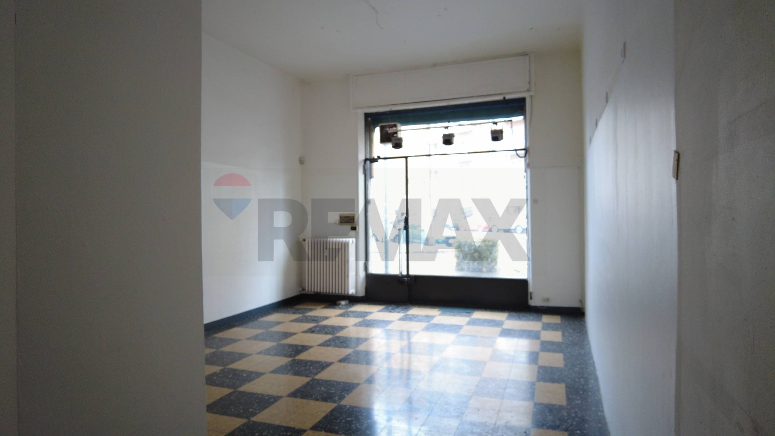 Locale Commerciale in affitto a Torino, Regio Parco