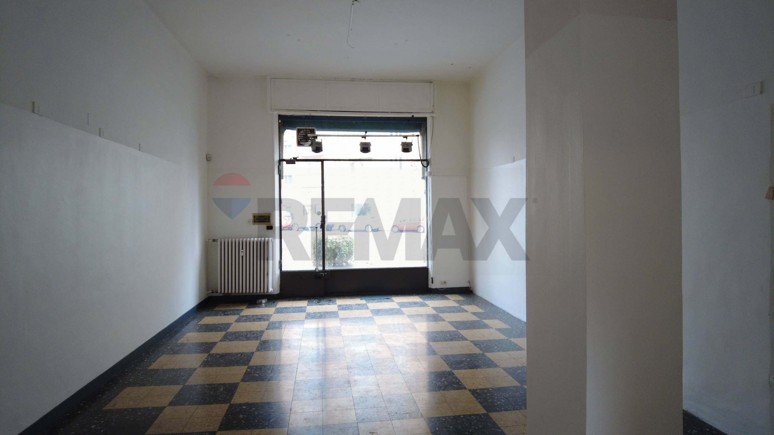 Locale Commerciale in affitto a Torino, Regio Parco