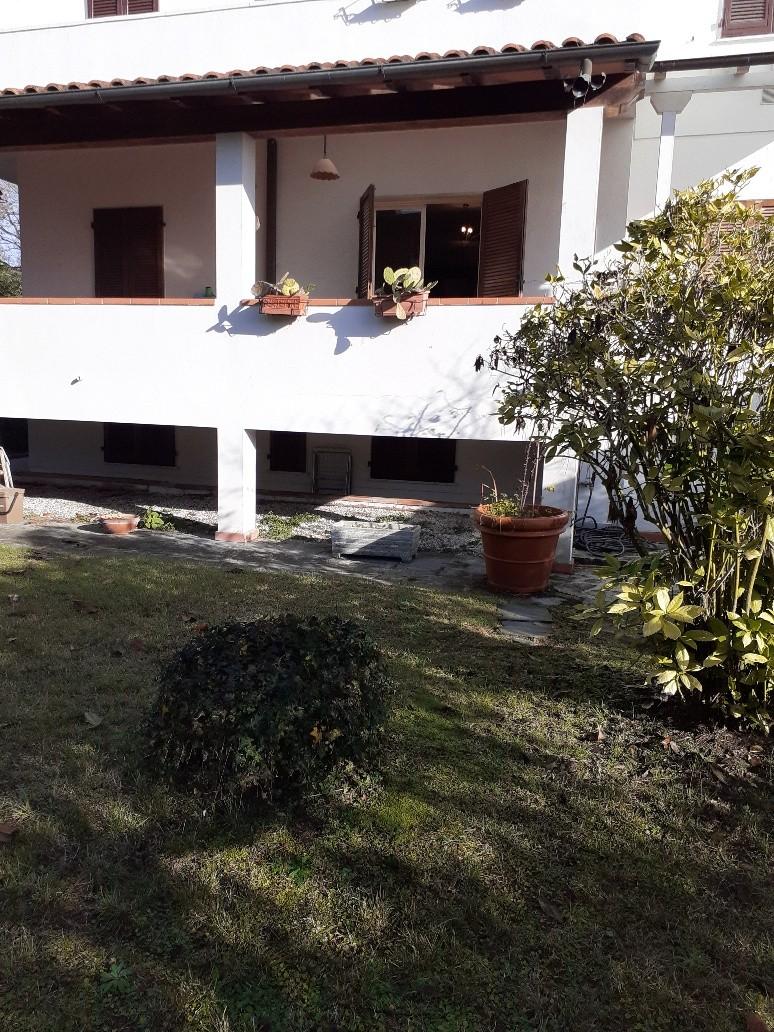 Casa indipendente con giardino, Massa poveromo