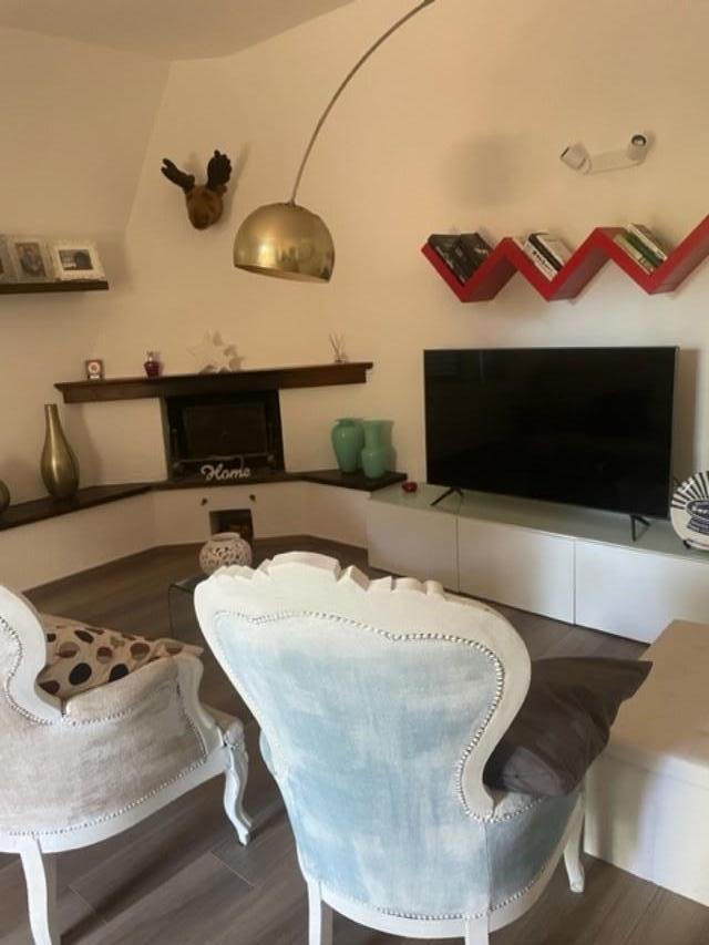 Villa arredata in affitto, Massa poveromo