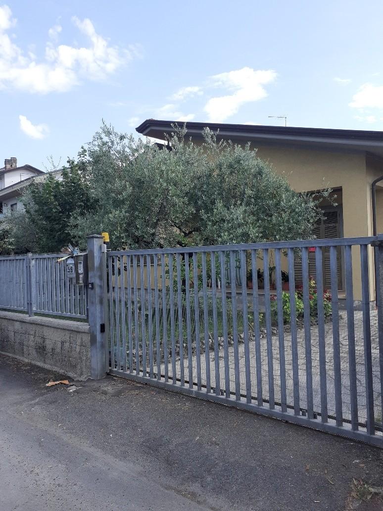 Casa indipendente con giardino, Massa marina di