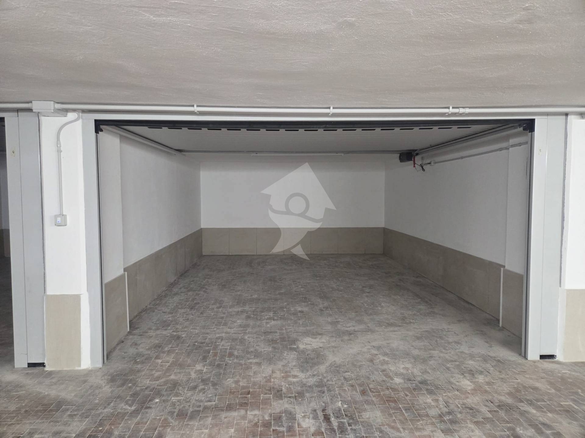 Box o garage in affitto a Alassio