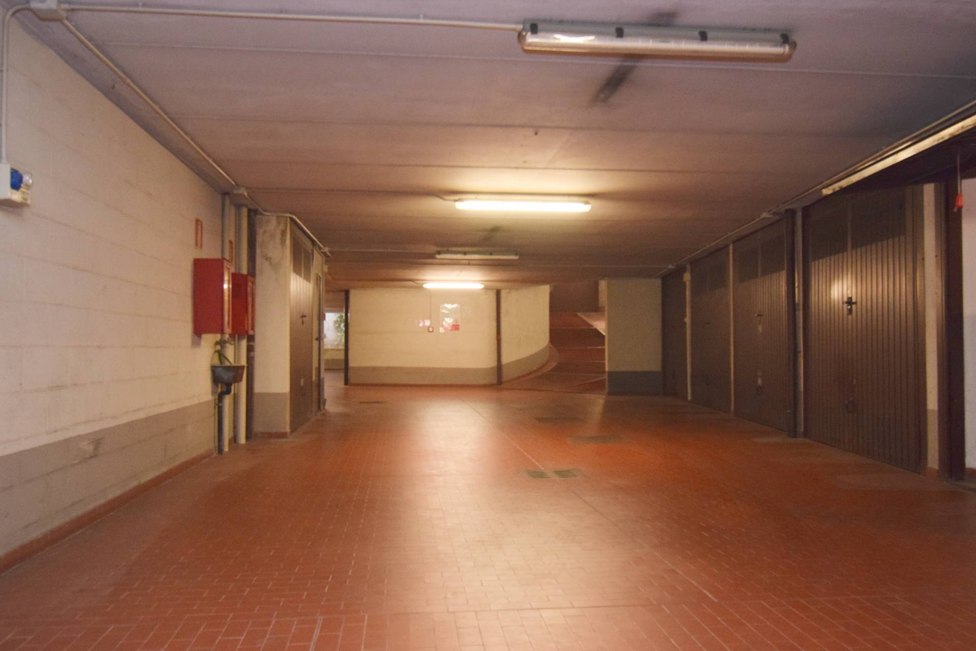 Box o garage in affitto a Milano, Precotto