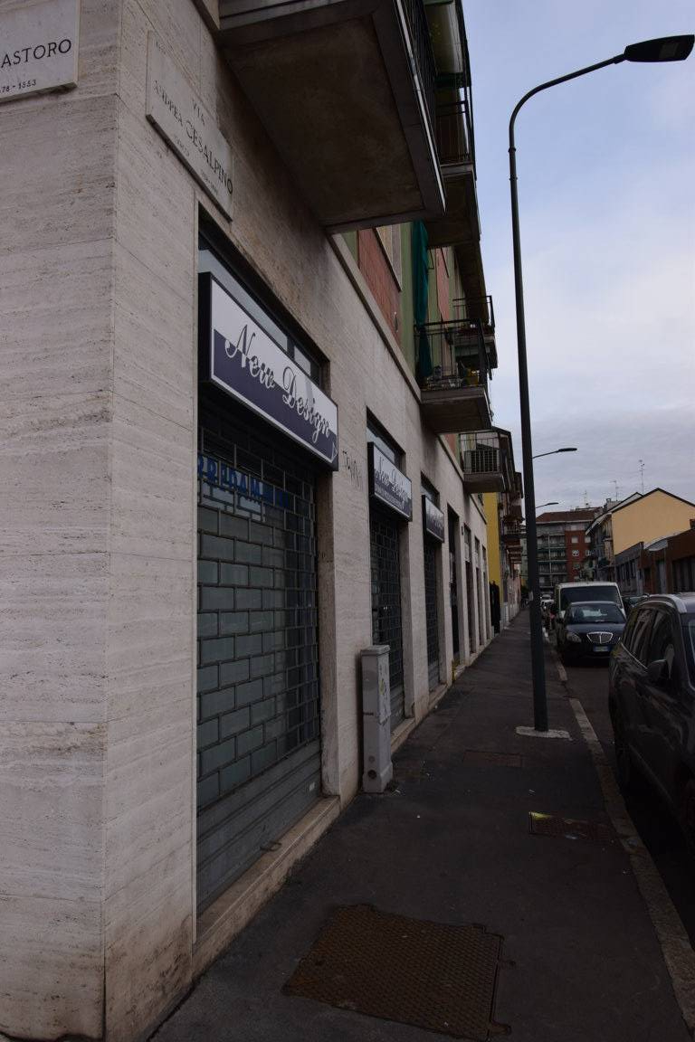 Locale commerciale in vendita a Milano, Gorla