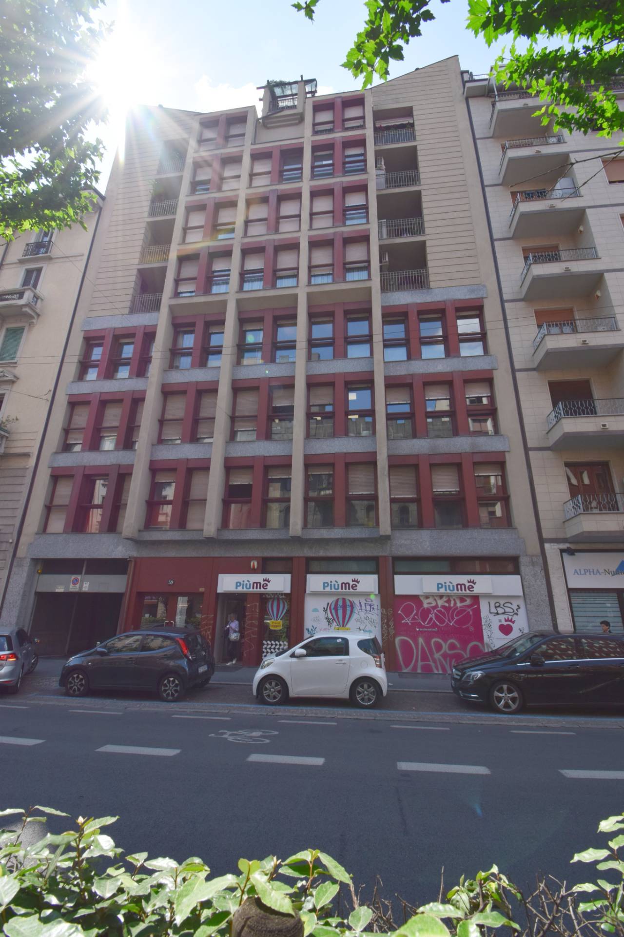 Attivit commerciale in vendita a Milano, Nolo