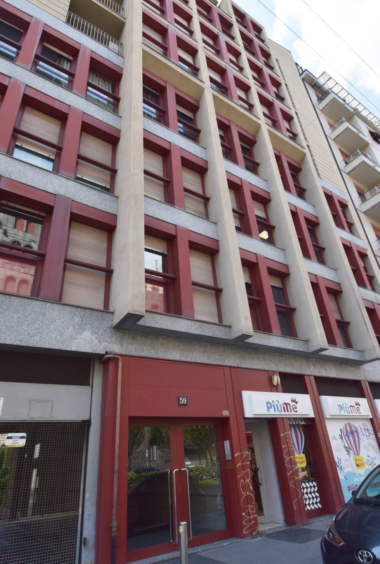 Attivit commerciale in vendita a Milano, Nolo