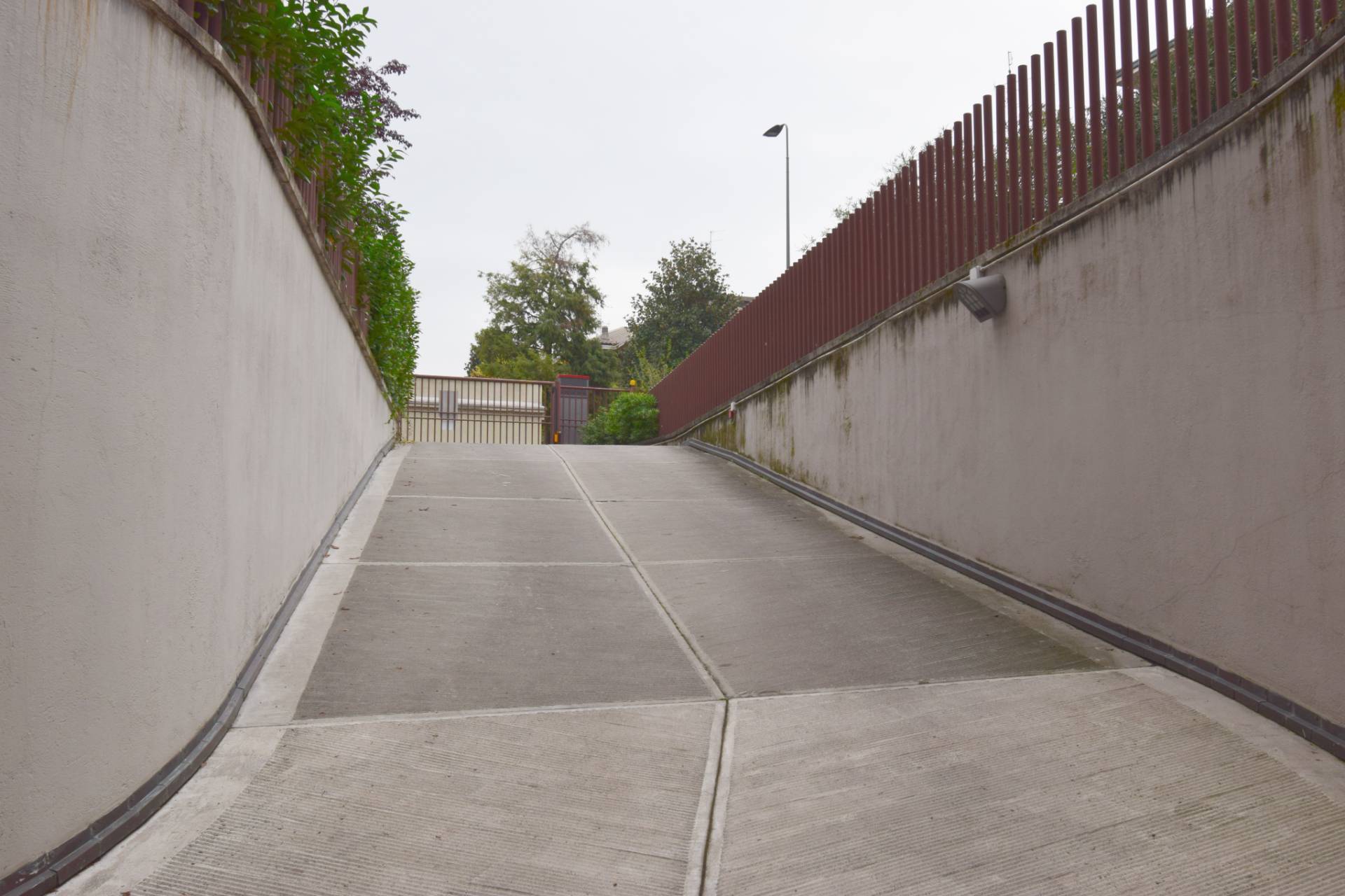 Box o garage in affitto a Milano, Precotto