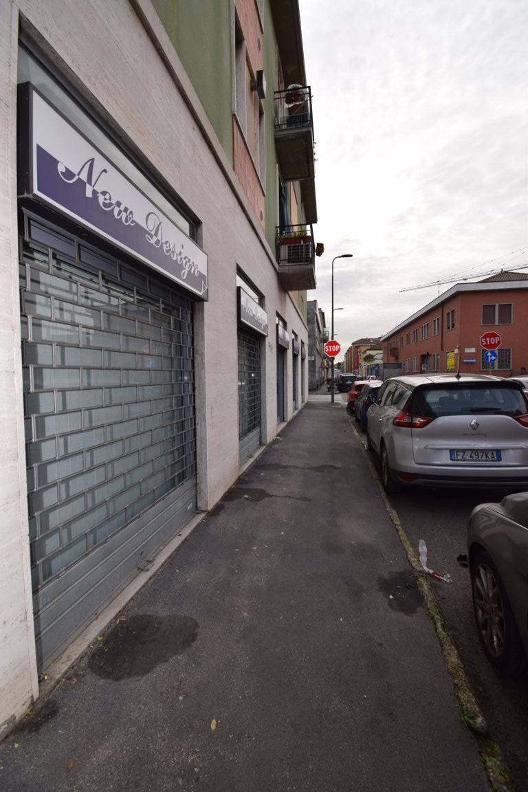 Locale commerciale in vendita a Milano, Gorla
