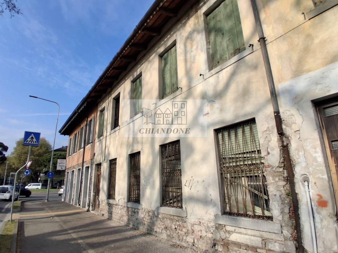 Rustico in vendita a Udine, Semicentro