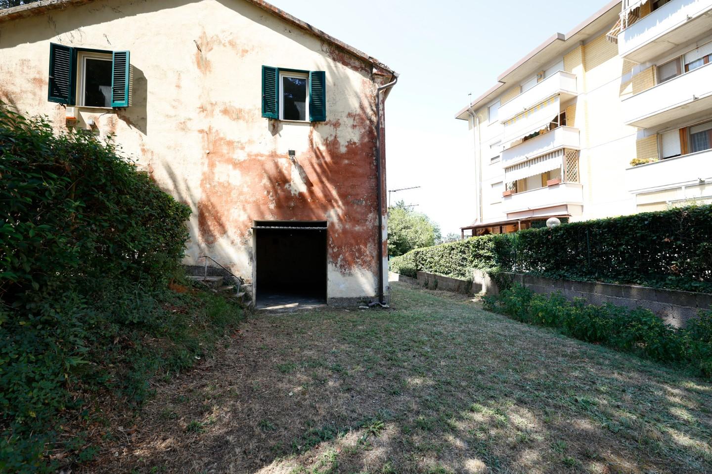 Casa indipendente con giardino a Collesalvetti