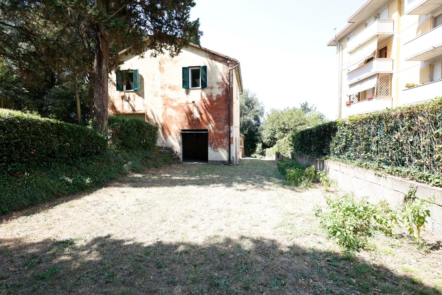 Casa indipendente con giardino a Collesalvetti