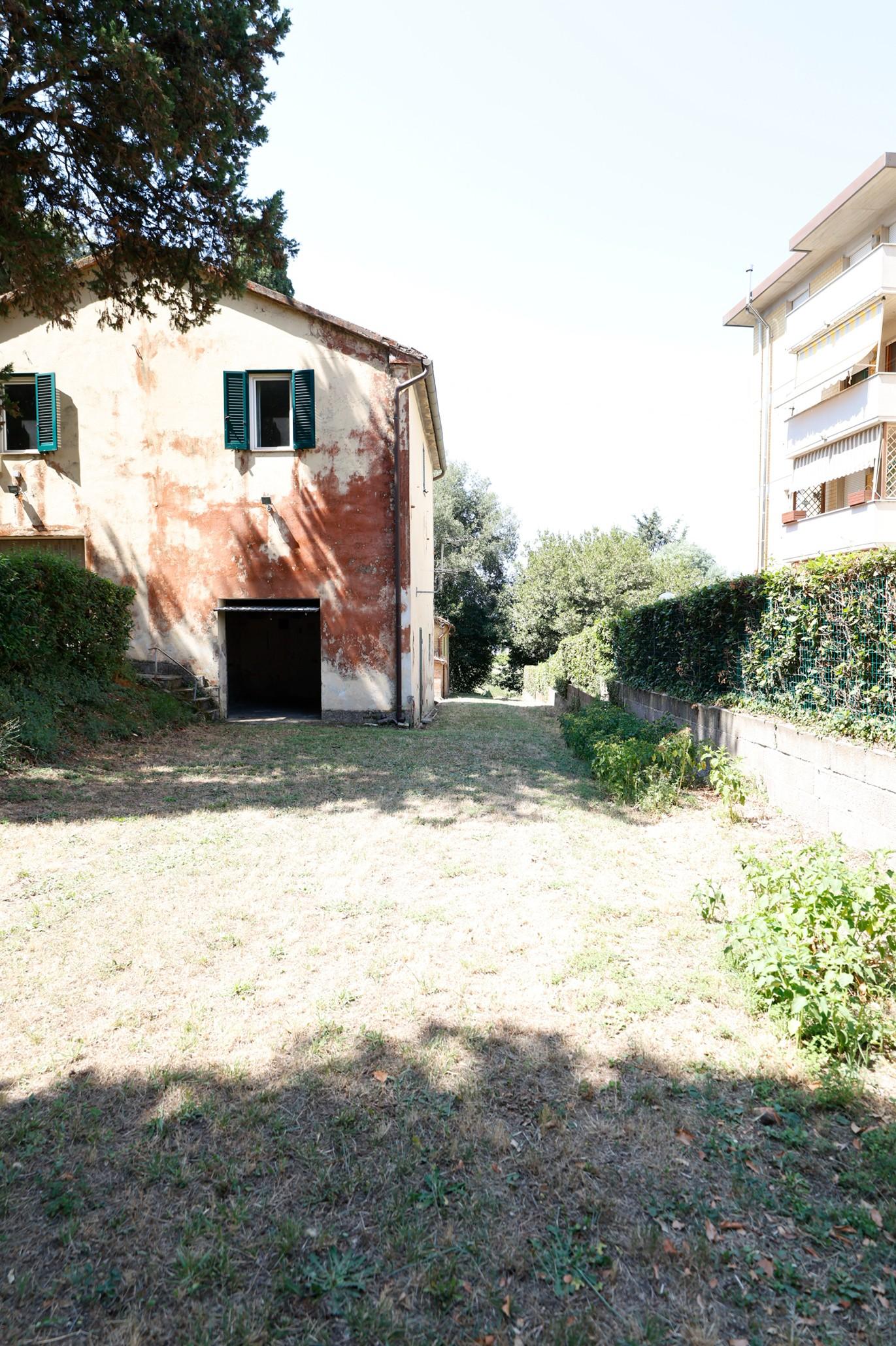 Casa indipendente con giardino a Collesalvetti