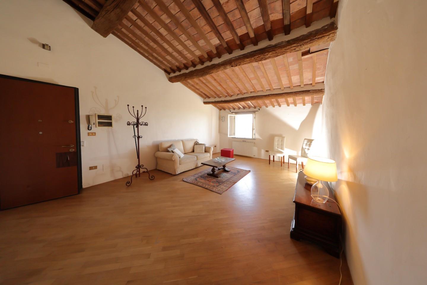 Villa ristrutturata, Fauglia luciana
