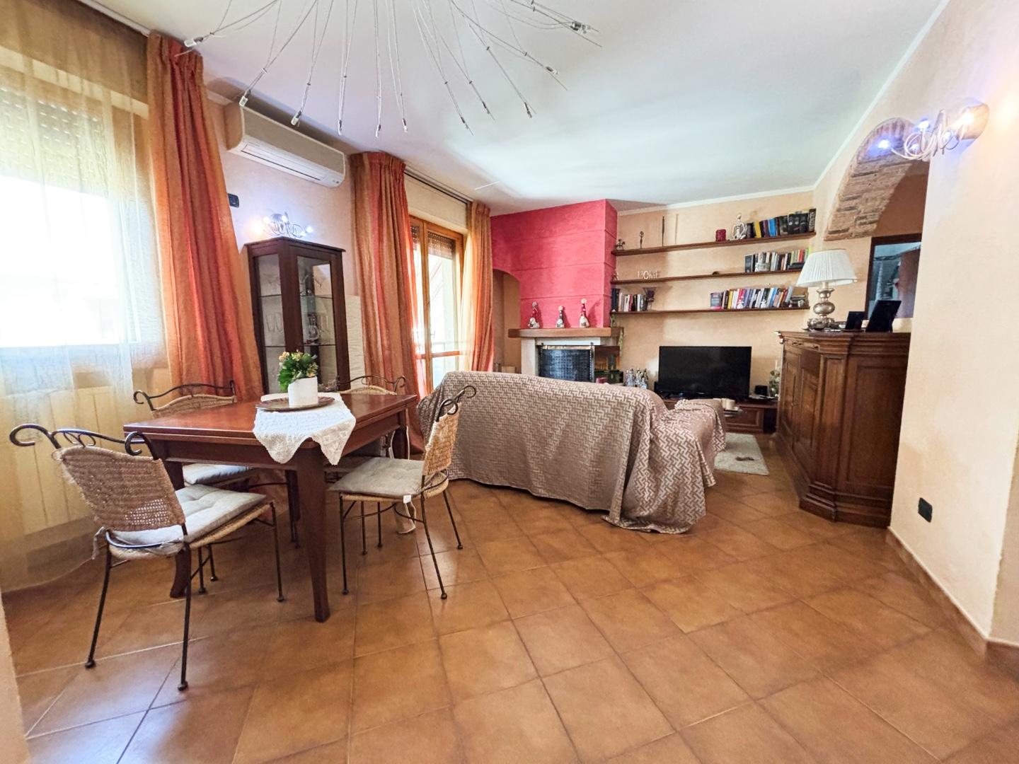 Quadrilocale con terrazzo, San Miniato scala