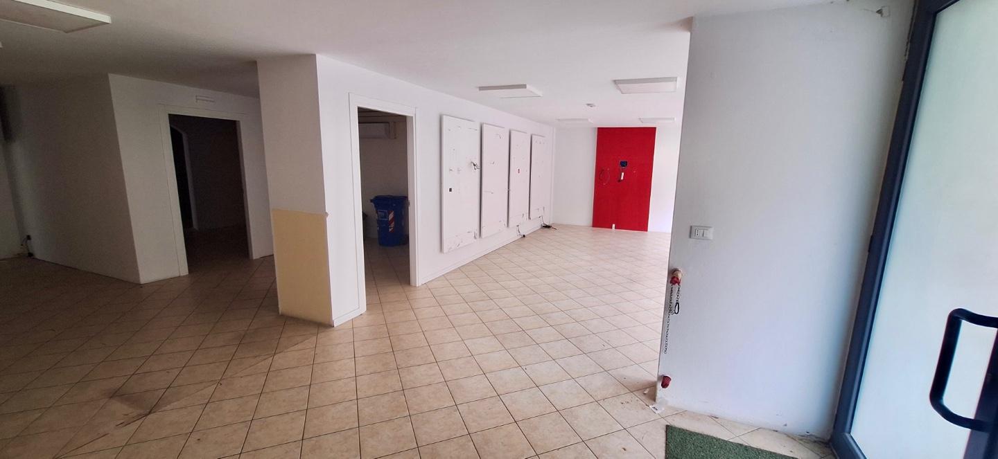 Negozio in vendita, Empoli cascine