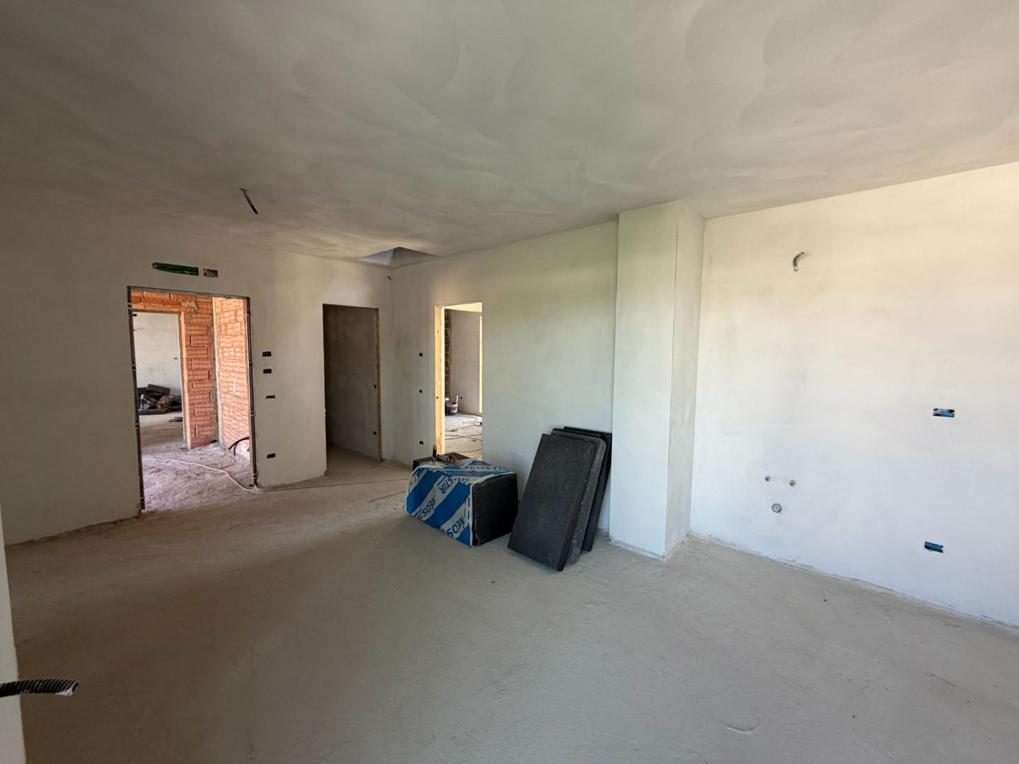 Trilocale con terrazzo, Capraia e Limite limite