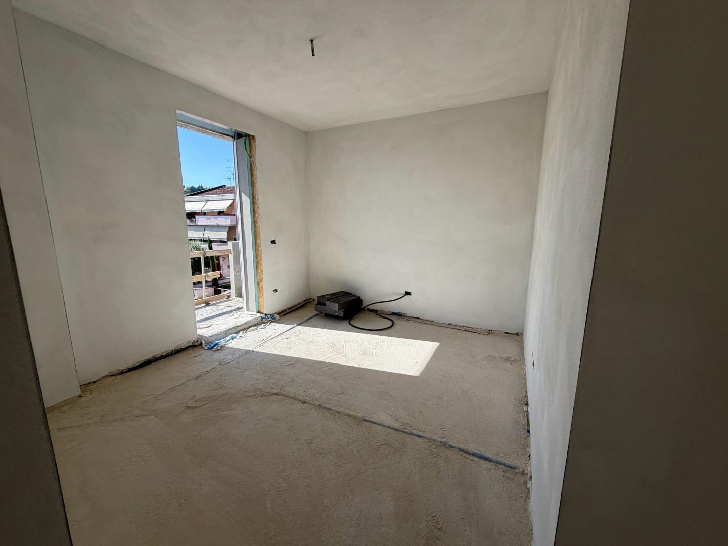 Trilocale con terrazzo, Capraia e Limite limite