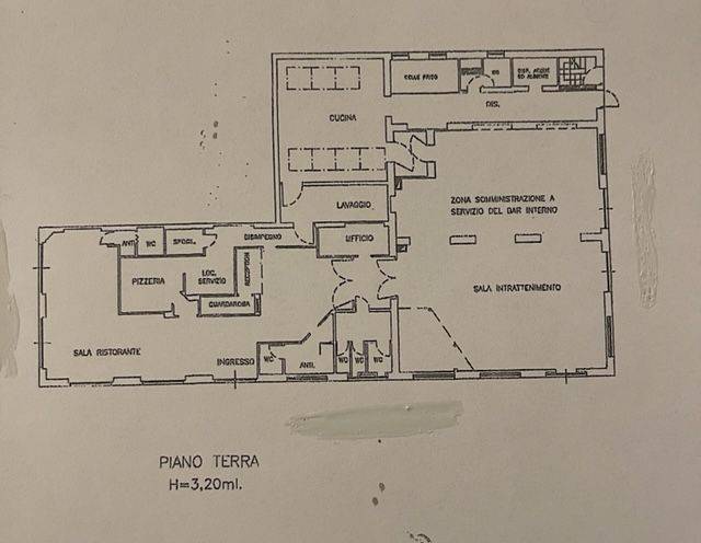 Locale commerciale in affitto a San Benedetto del Tronto, Centrale