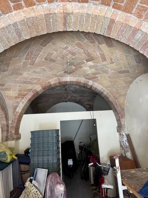 Locale commerciale in vendita a San Benedetto del Tronto, Paese alto