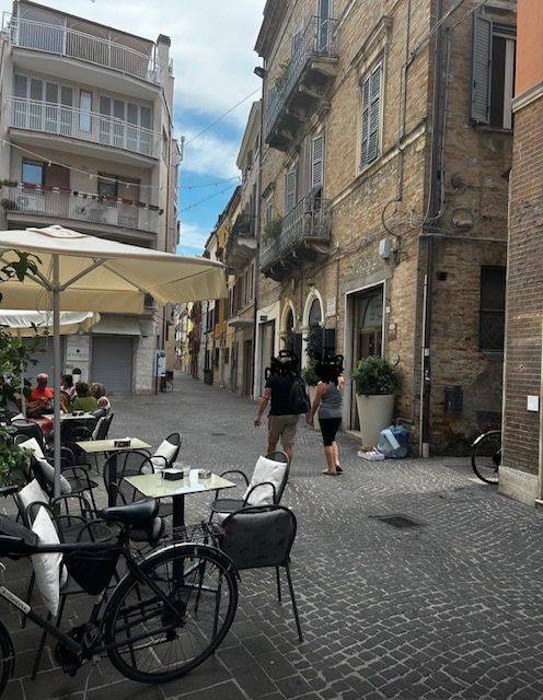 Locale commerciale in affitto a San Benedetto del Tronto, Centralissima