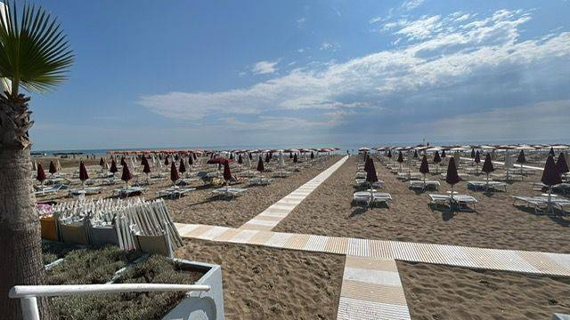 Stabilimento balneare in vendita a Martinsicuro, Villa Rosa