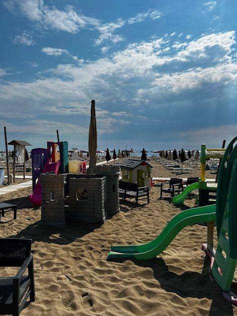 Stabilimento balneare in vendita a Martinsicuro, Villa Rosa
