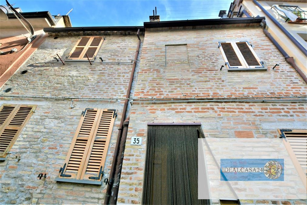 Casa indipendente in vendita in loro piceno via monte grappa, Loro Piceno