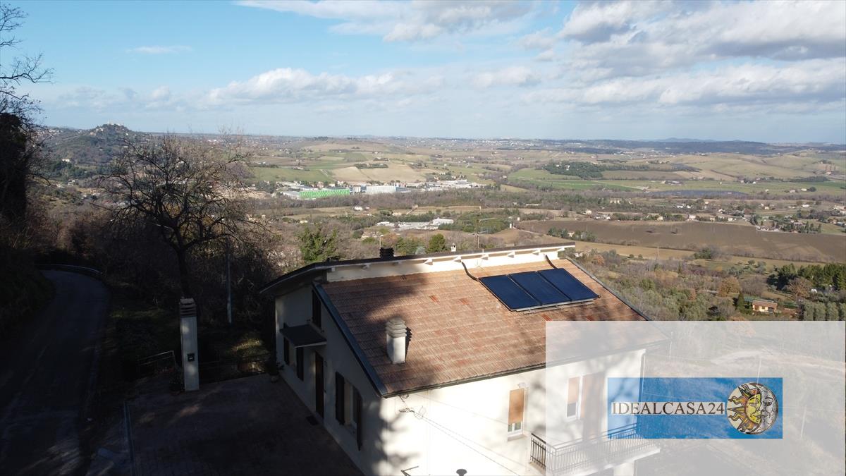 Casa indipendente con giardino in pollenza c.da fontangela, Pollenza