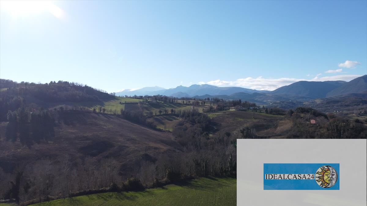 Magazzino da ristrutturare in camporotondo di fiastrone c.da colvenale n. 7, Camporotondo di Fiastrone