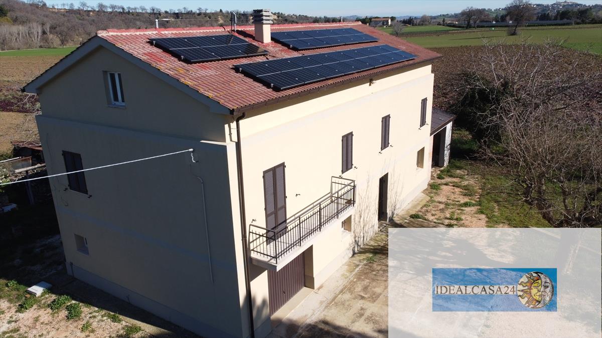 Casa indipendente con giardino in petriolo via san marco n. 4, Petriolo