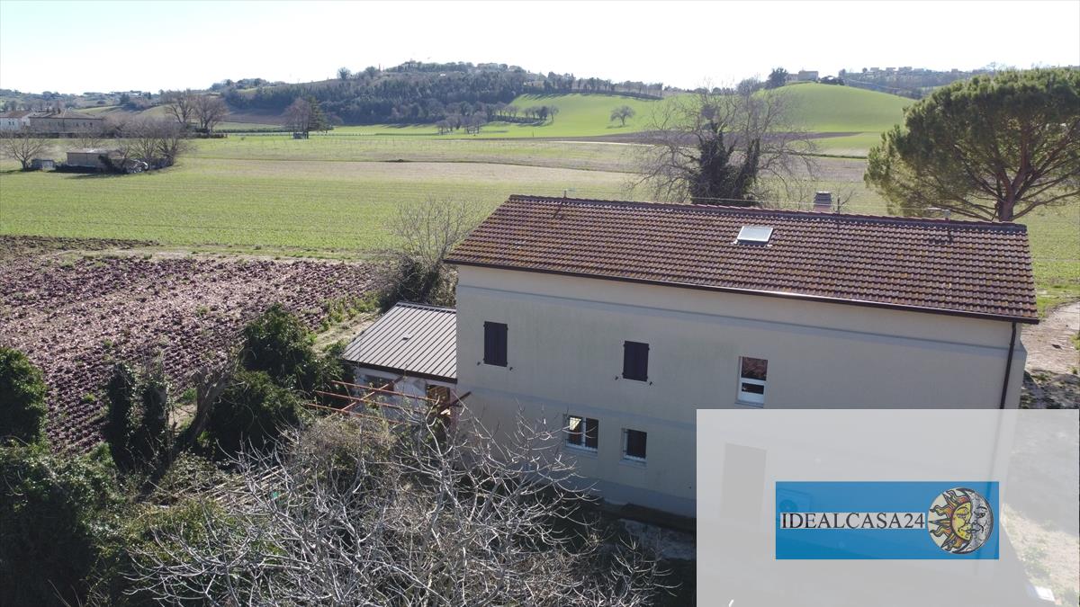 Casa indipendente con giardino in petriolo via san marco n. 4, Petriolo