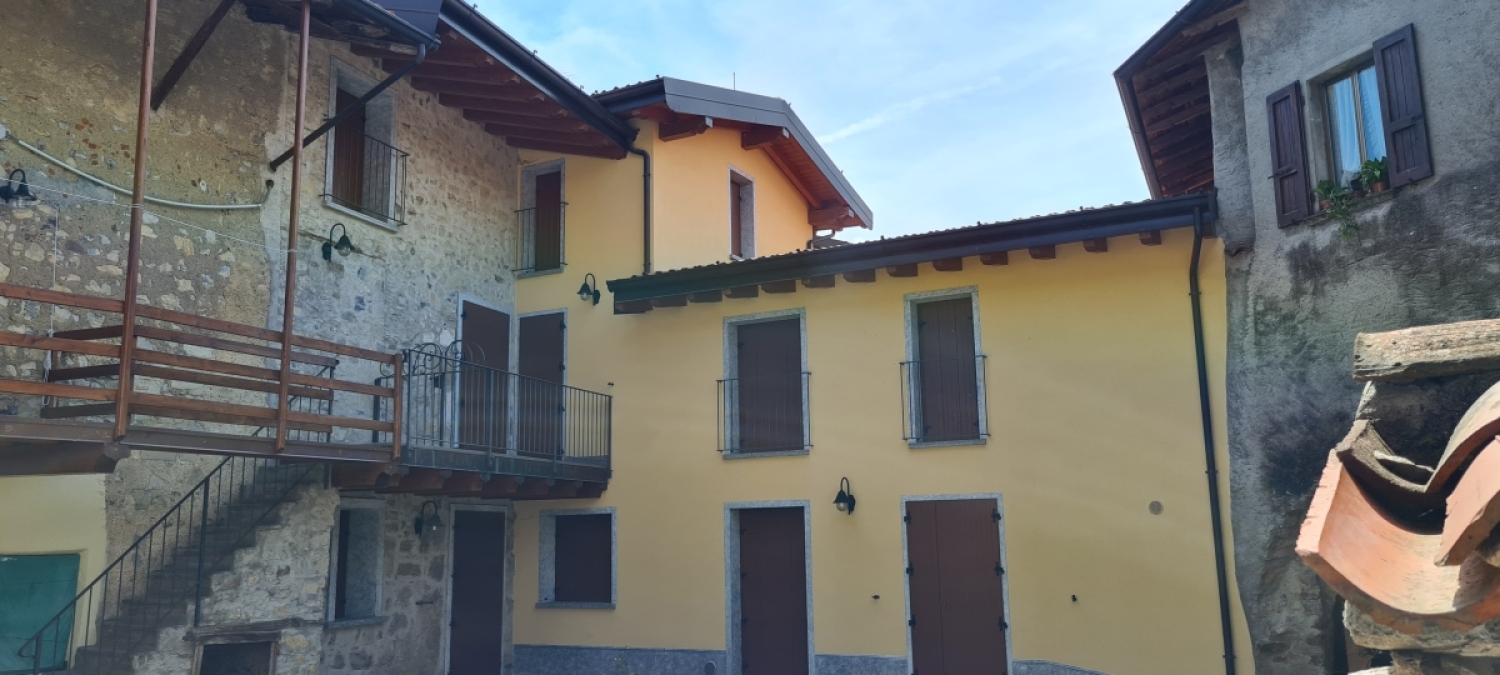 Attico ristrutturato a Monte Isola