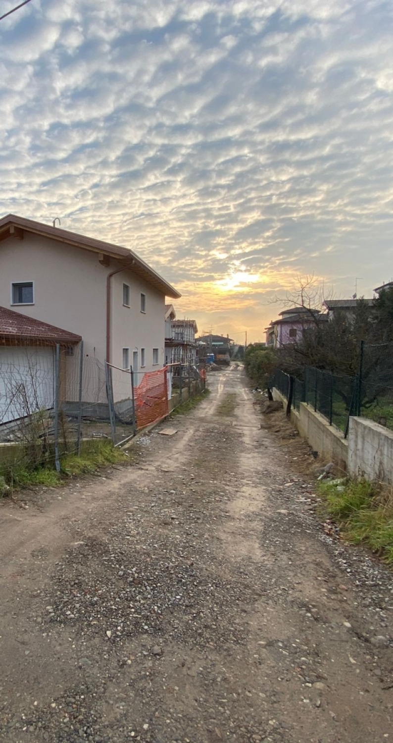 Quadrilocale con giardino in via a. zanardini, Passirano