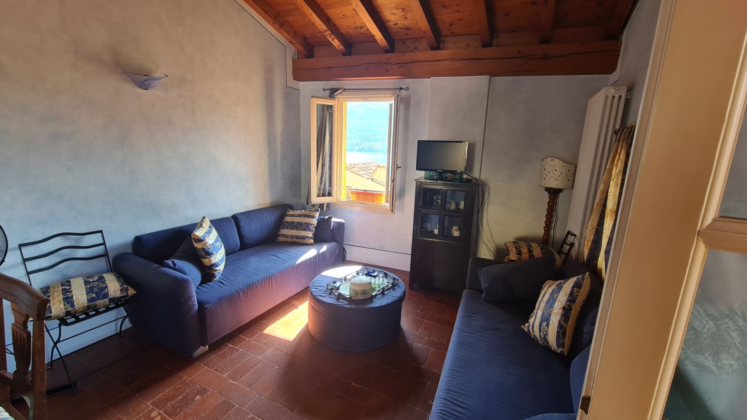 Quadrilocale in vendita a Monte Isola