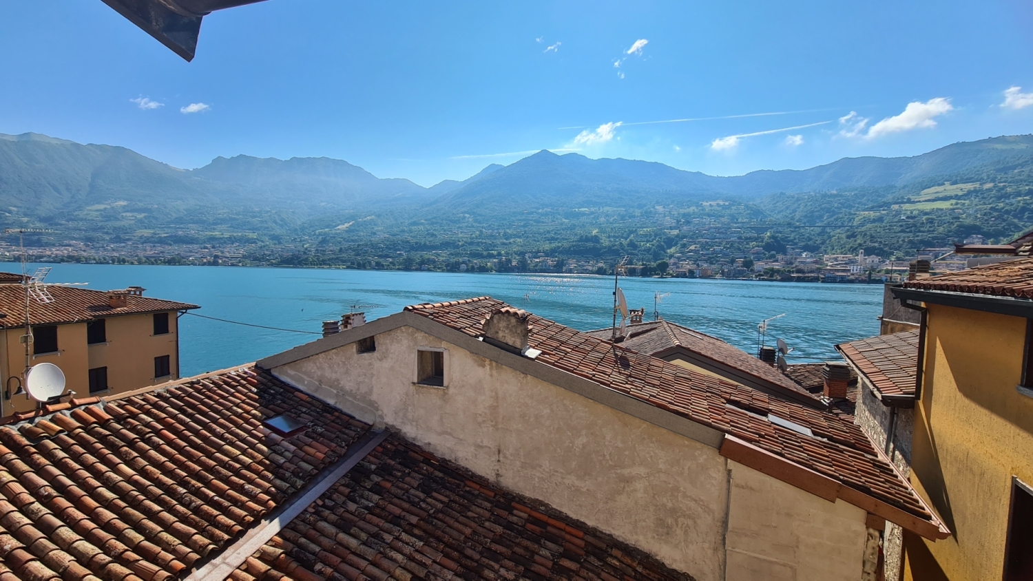 Quadrilocale in vendita a Monte Isola