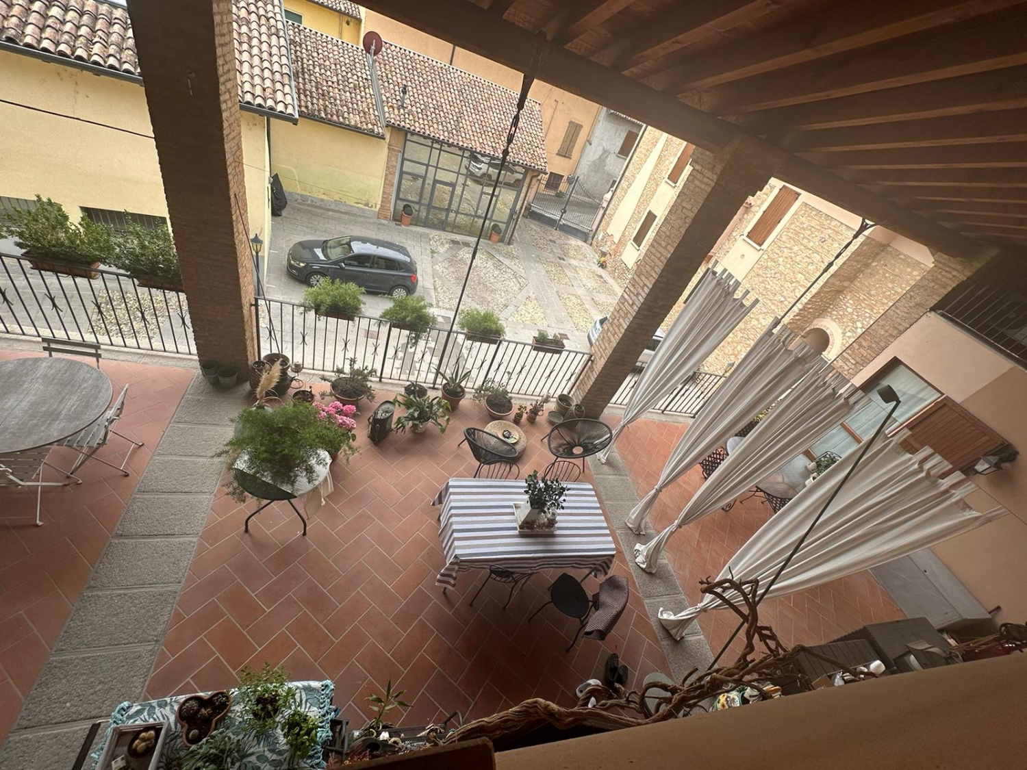 Quadrilocale con terrazzo in via conte secco d'aragona, Cazzago San Martino