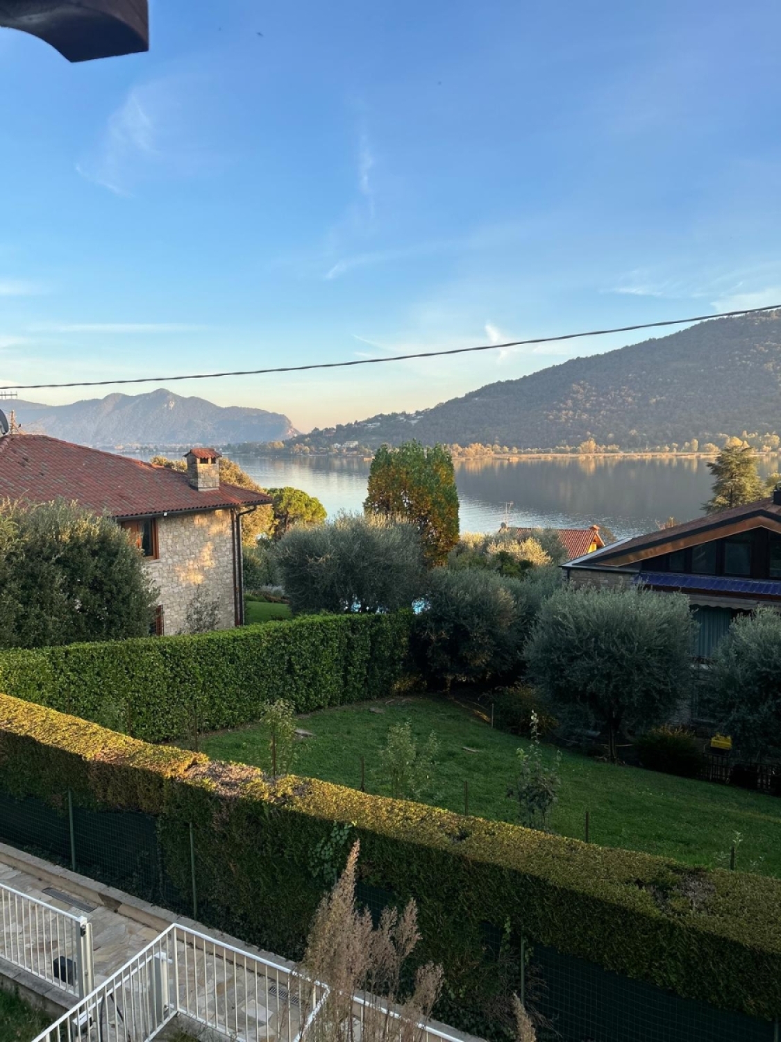 Villa con giardino in via poggio fiorito sarnico, Sarnico