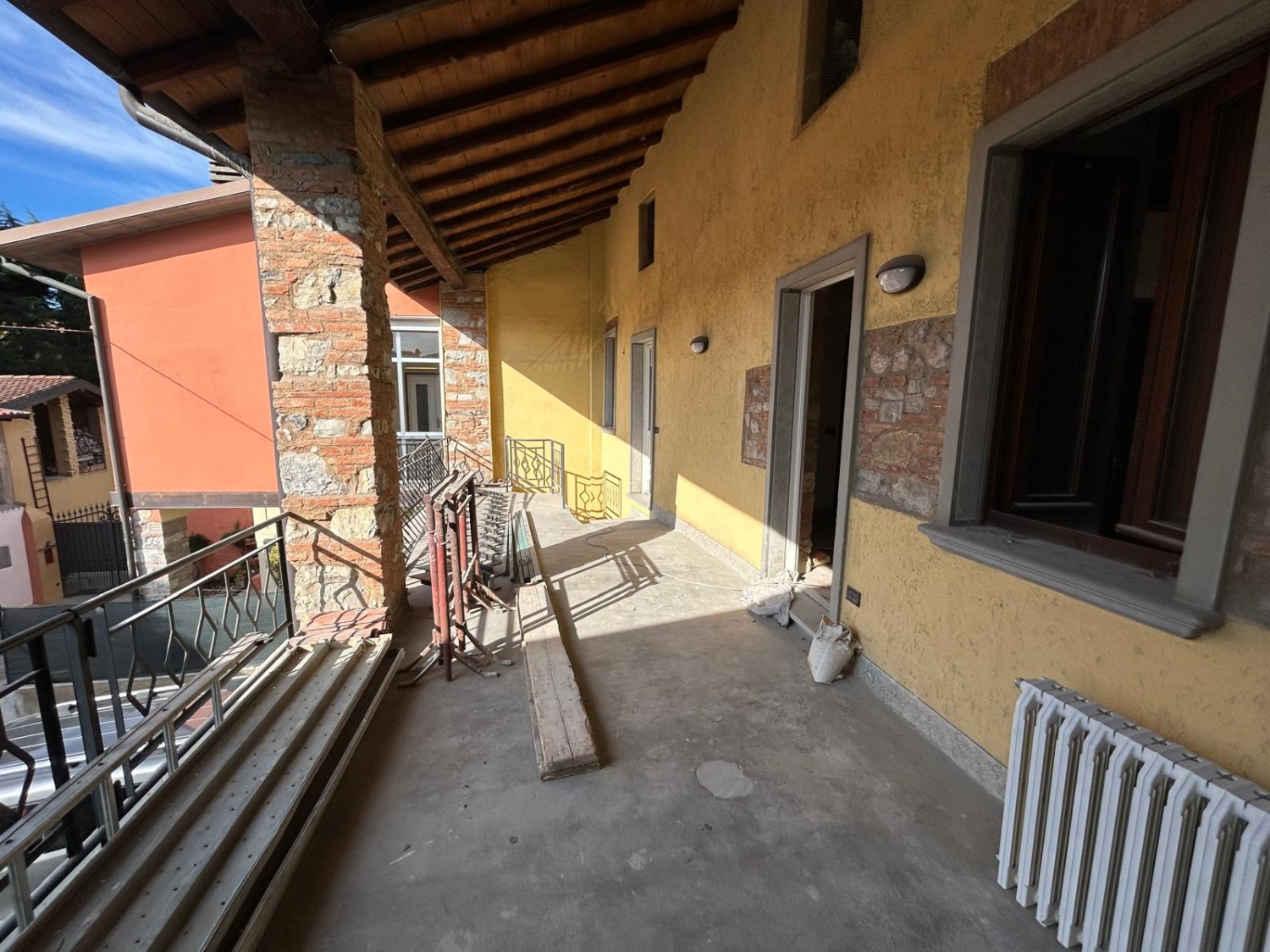 Trilocale con terrazzo in provaglio d'iseo via duca d'aosta, Provaglio d'Iseo