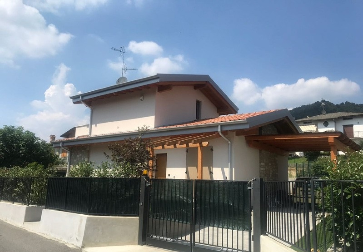 Villa con giardino in via garibaldi, Provaglio d'Iseo