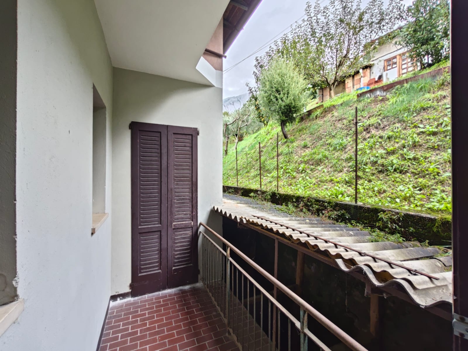 Trilocale con terrazzo in via rampa sale marasino, Sale Marasino