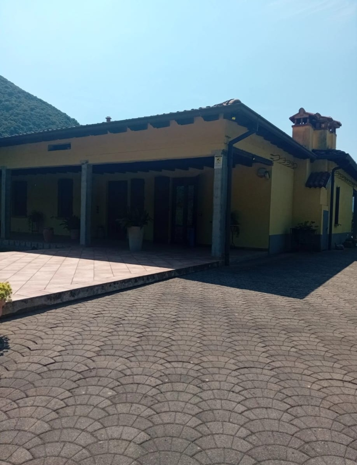 Villa con giardino in marone via mazzini, Marone