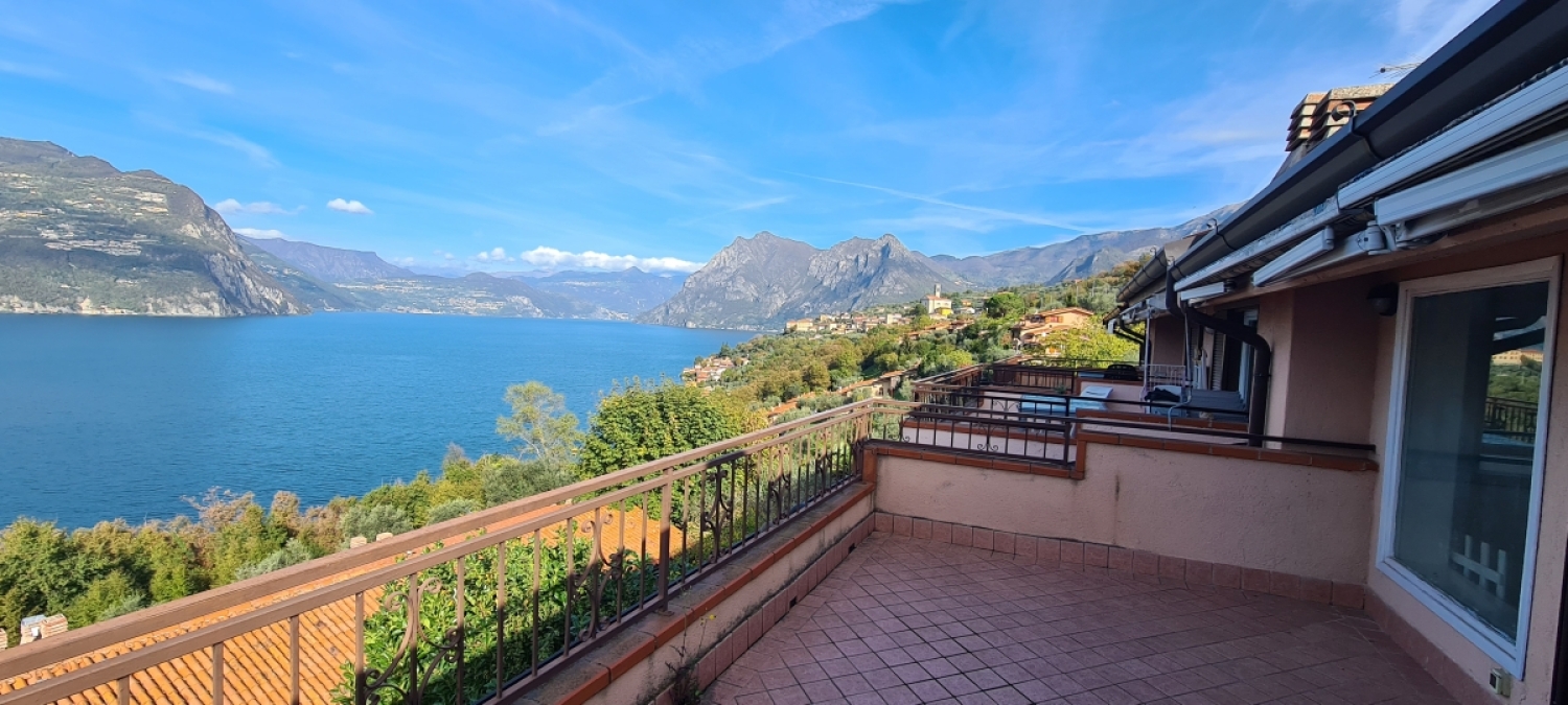 Villa in vendita a Monte Isola