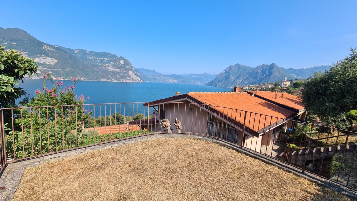 Villa in vendita a Monte Isola