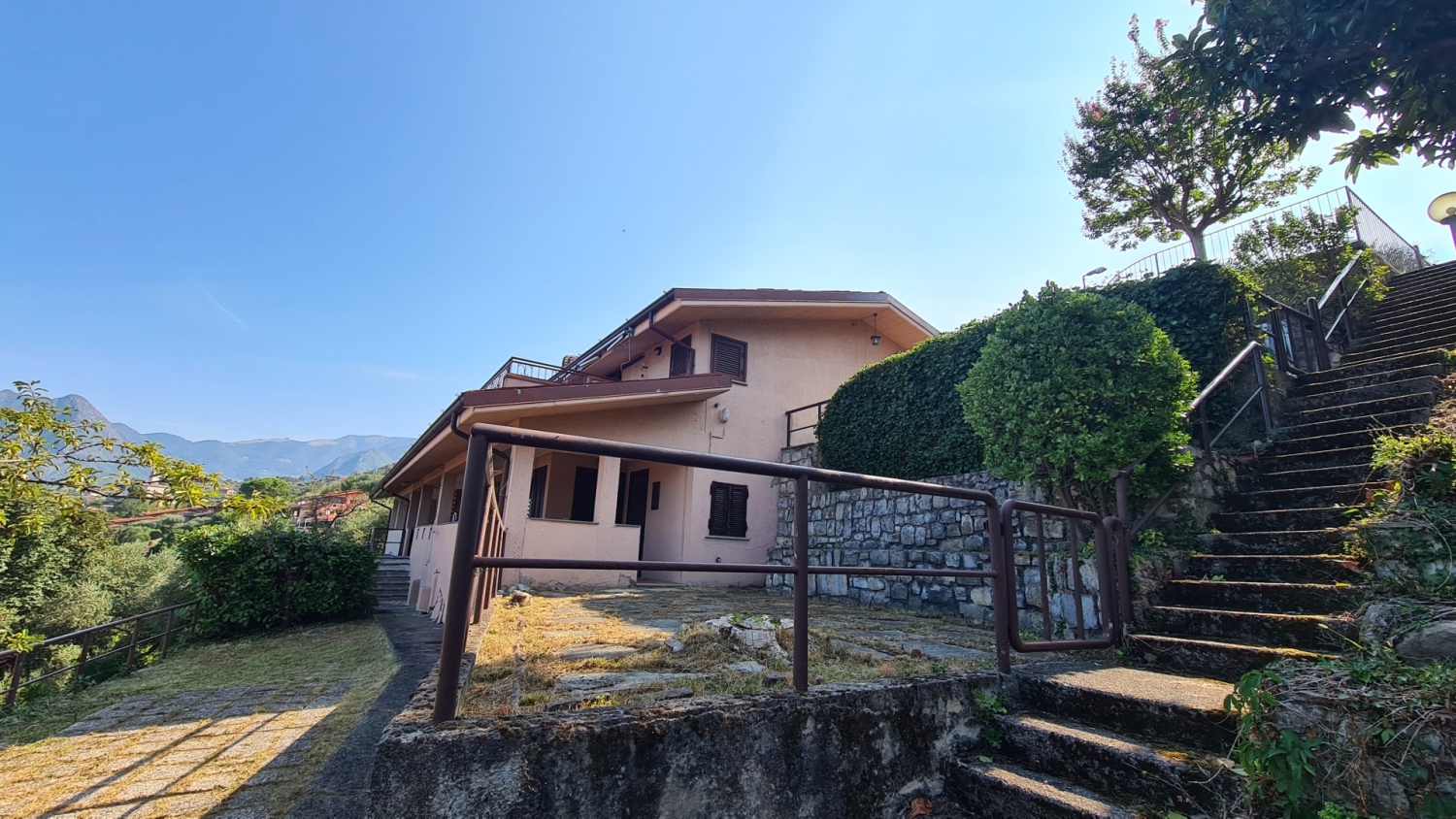 Villa in vendita a Monte Isola