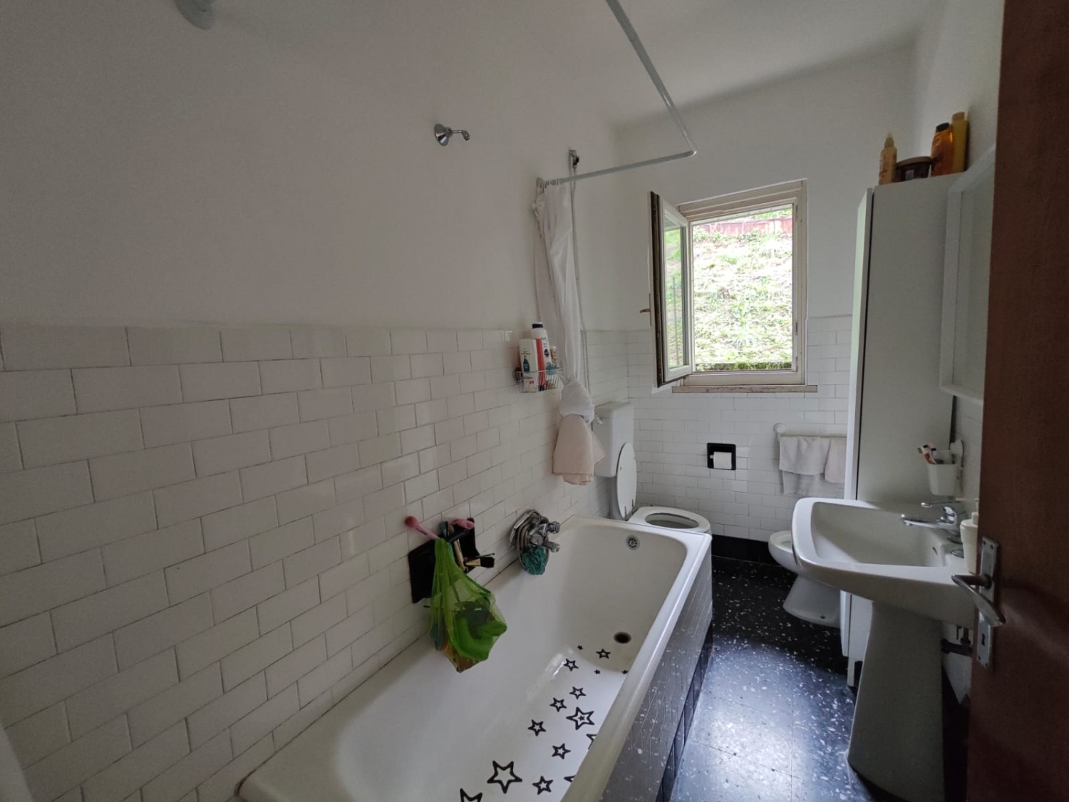 Trilocale con terrazzo in via rampa sale marasino, Sale Marasino