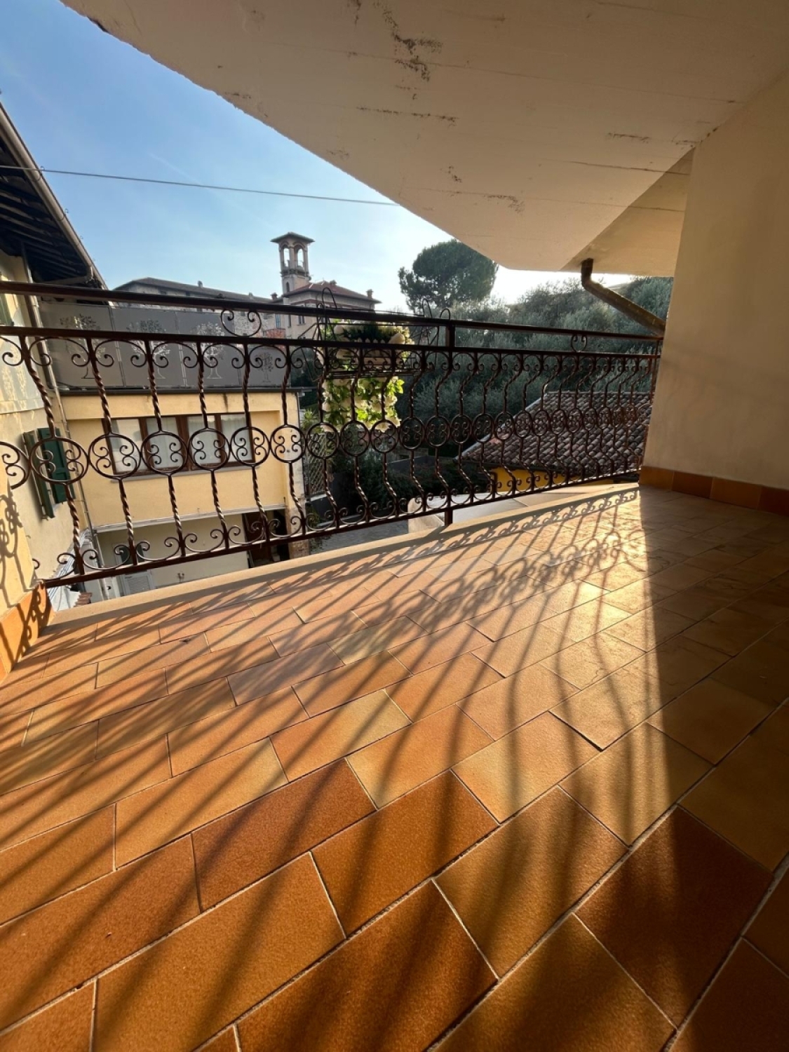 Appartamento con terrazzo in via molino, Iseo