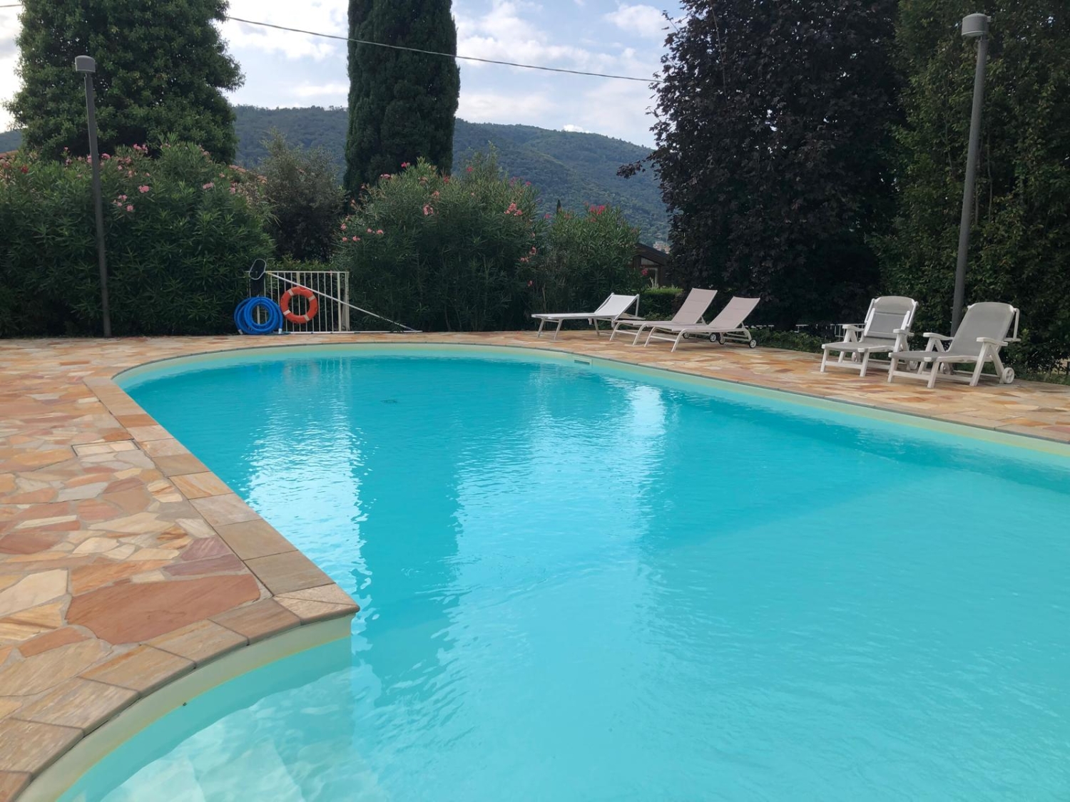 Appartamento con giardino in via poggio fiorito, Sarnico