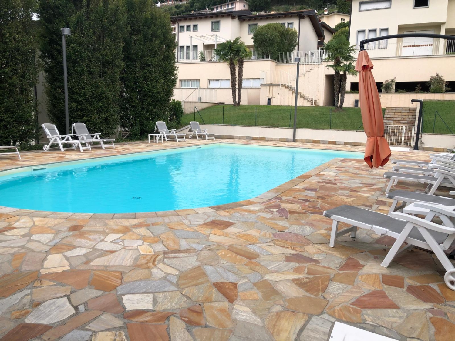 Appartamento con giardino in via poggio fiorito, Sarnico