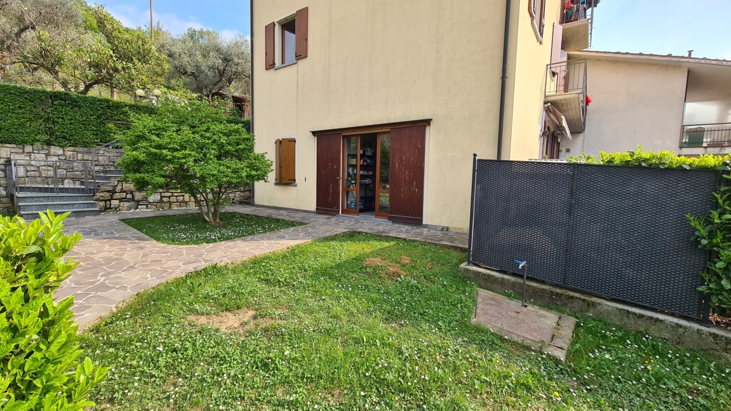 Quadrilocale con giardino a Monte Isola